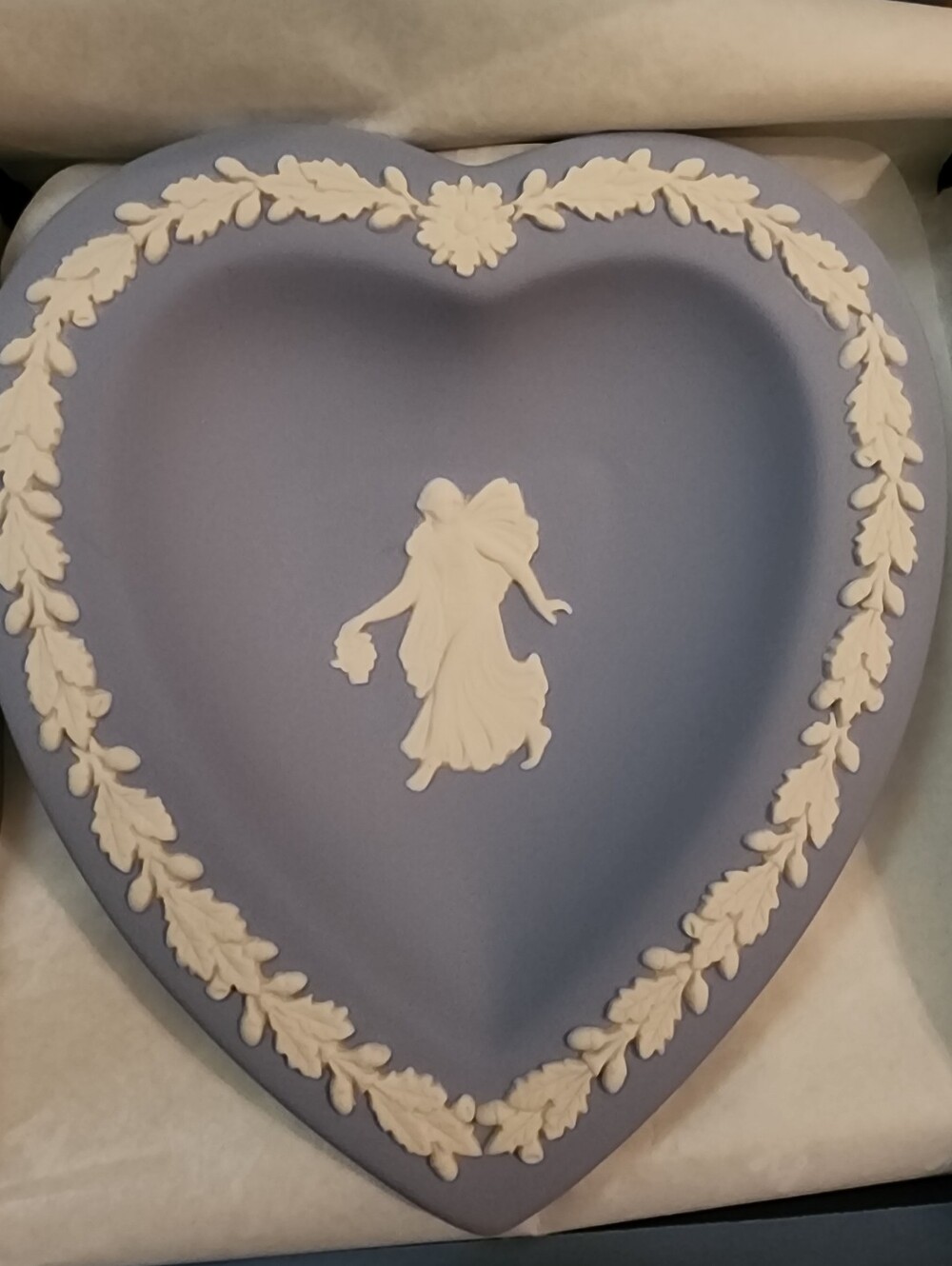 WEDGEWOOD VINTAGE BLUE HEART SHAPE DANCING ANGEL DISH WITH ORIGINAL BOX